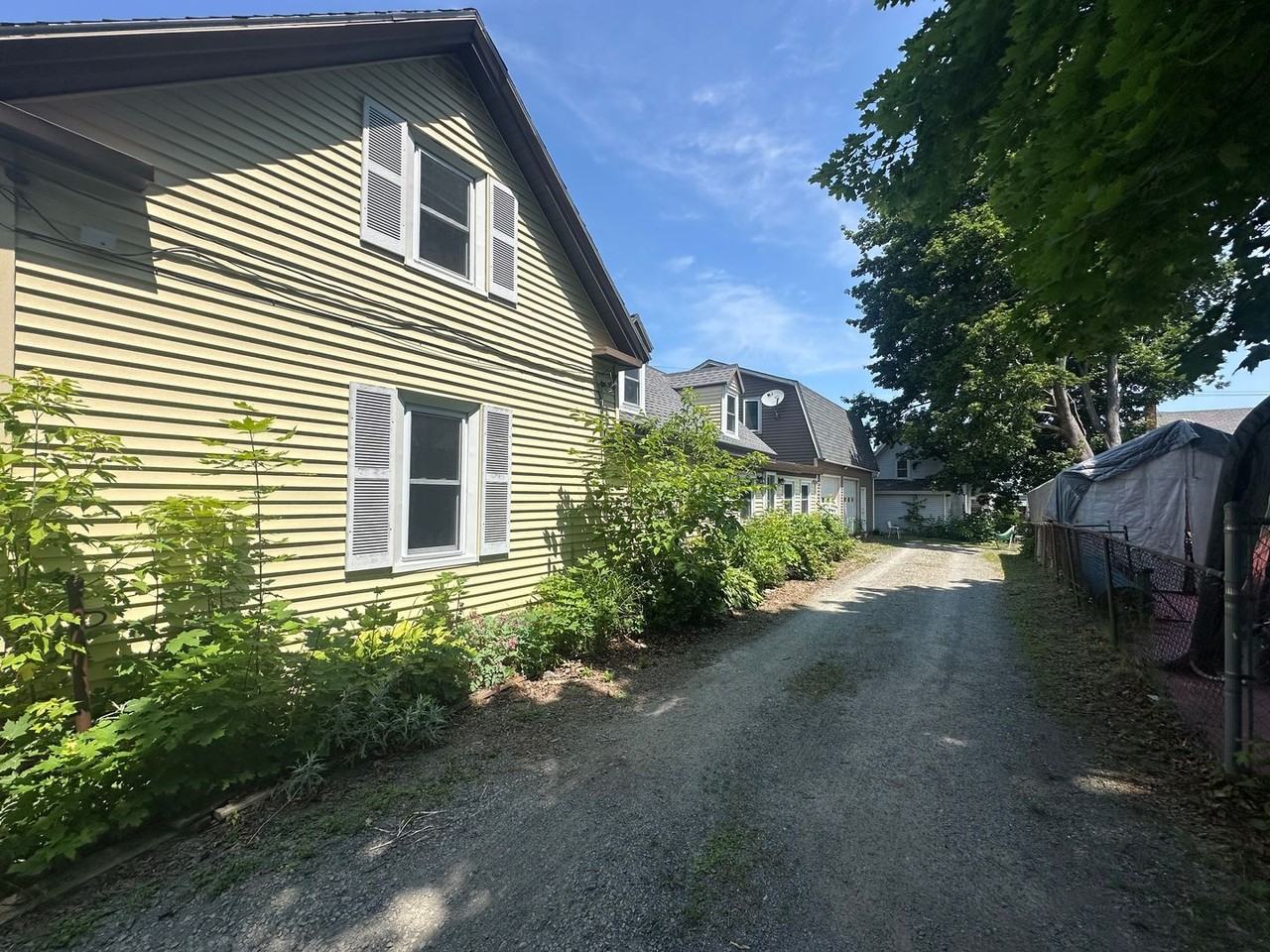 24 Grays Ln - Photo 4 of 16