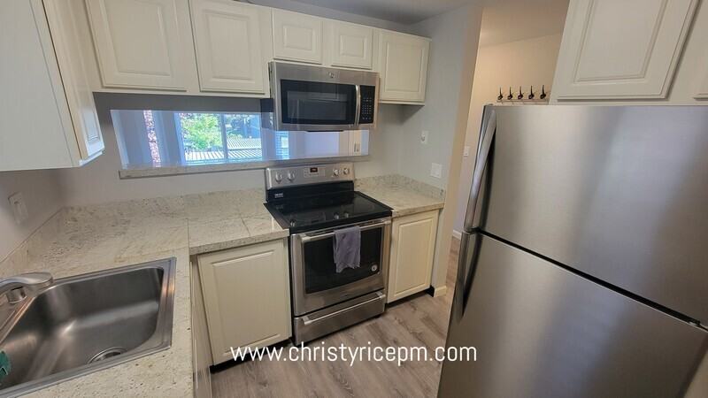 11109 Ne 124th Ln #B208 - Photo 6 of 18
