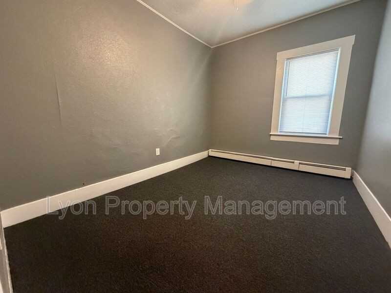 103 Brook St #2ndFLLEFT - Photo 5 of 10