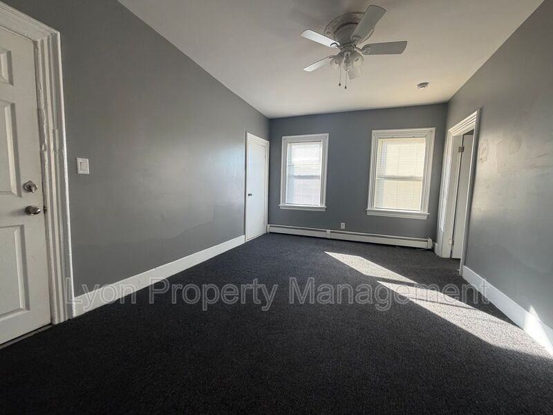 103 Brook St #2ndFLLEFT - Photo 6 of 10