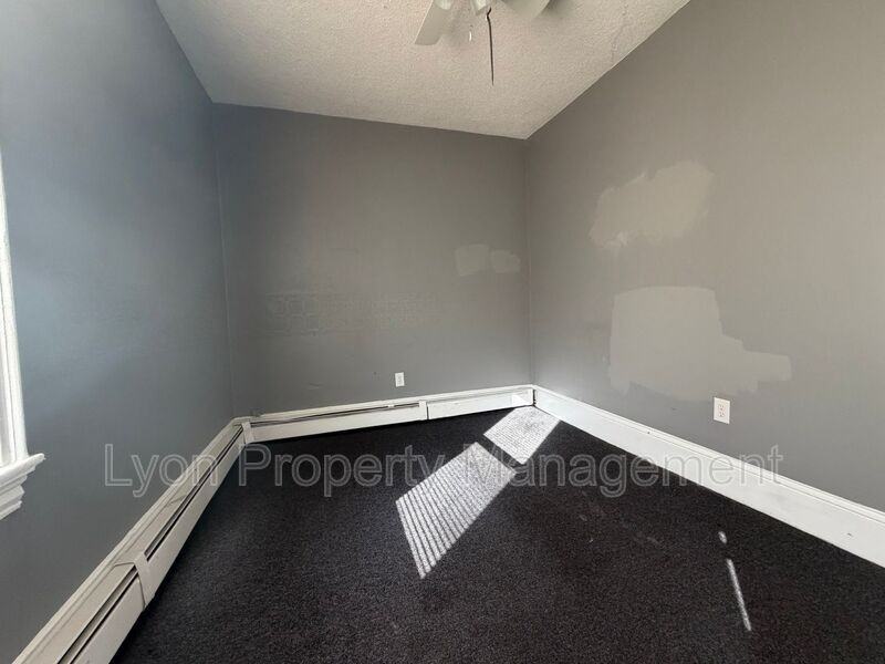 103 Brook St #2ndFLLEFT - Photo 7 of 10