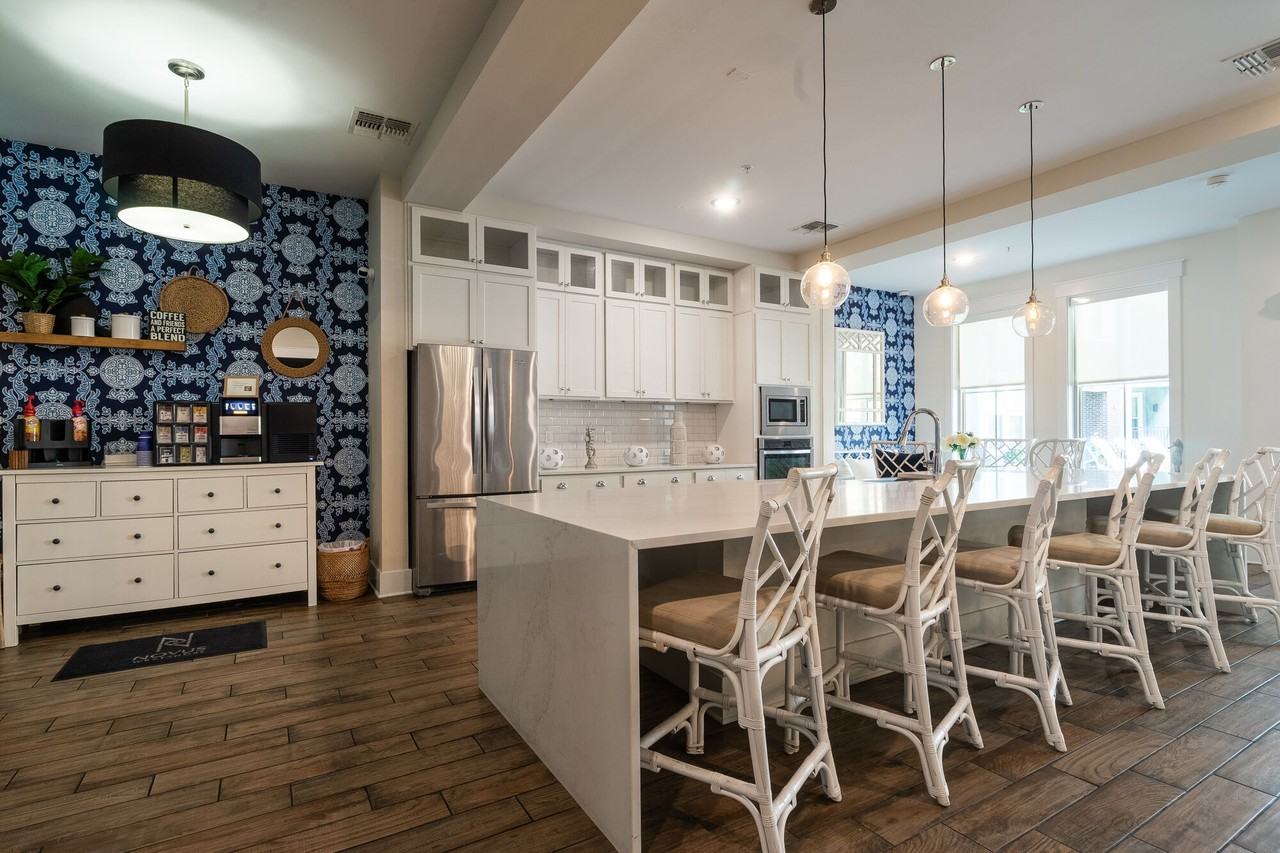 Novus Westshore - Photo 5 of 32