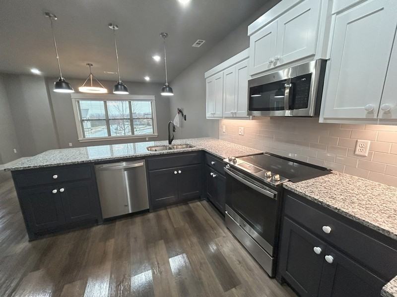 2602 N Ward Dr - Photo 3 of 18