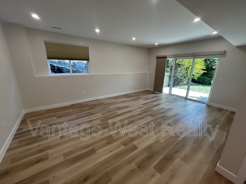 1300 Shaunna Rd - Photo 4 of 23