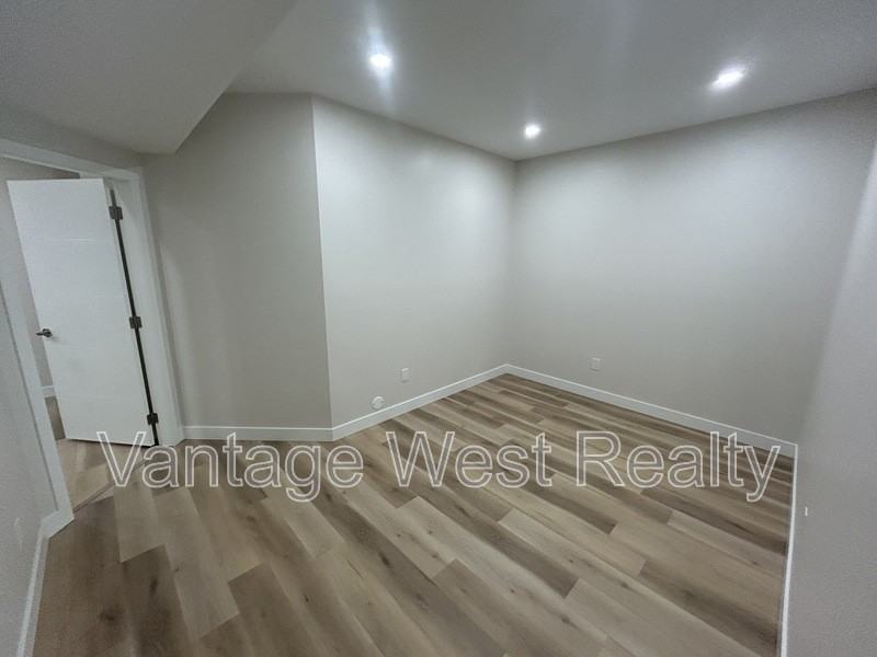 1300 Shaunna Rd - Photo 7 of 23