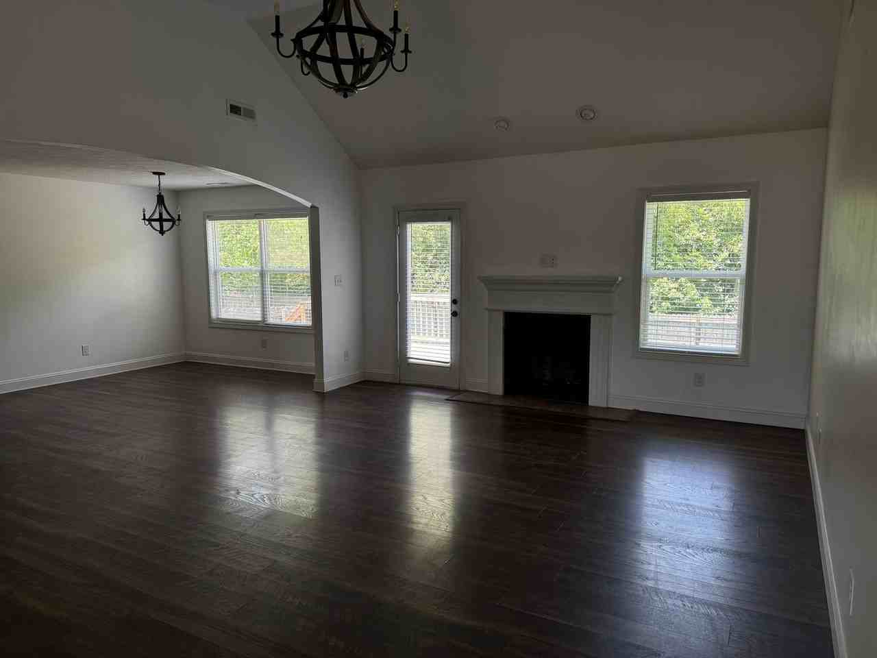 829 Shelton Cir - Photo 3 of 24