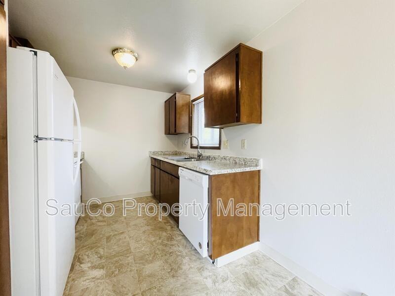 1621 23rd Ave - Photo 6 of 17