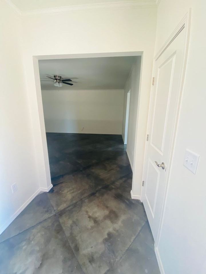 5539 W Farmers Ave - Photo 3 of 22