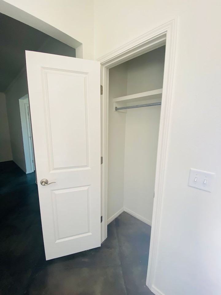 5539 W Farmers Ave - Photo 4 of 22