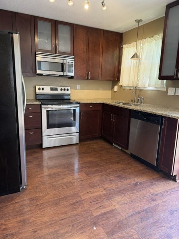 380 Elati St - Photo 3 of 11