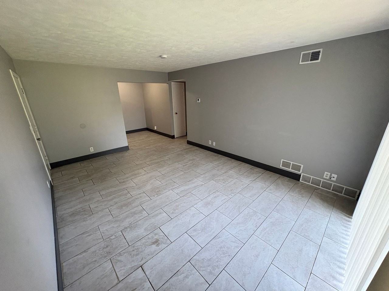 1527 S. 20th - Photo 2 of 16