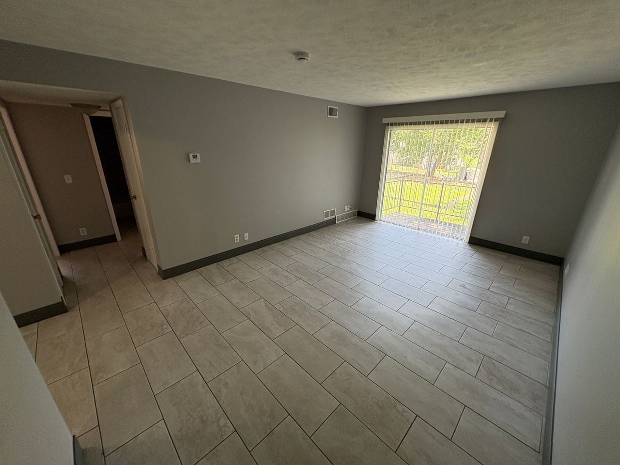 1527 S. 20th - Photo 3 of 16