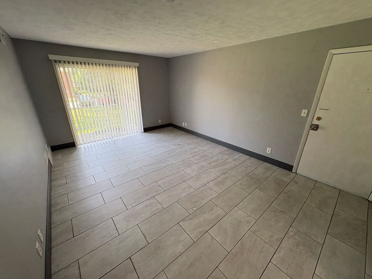 1527 S. 20th - Photo 4 of 16