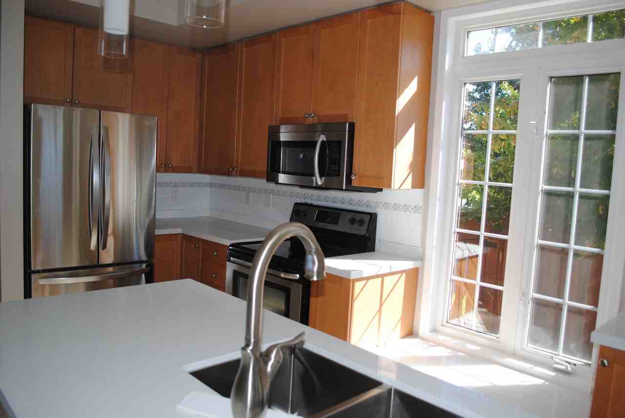 42 William Hancox Avenue #Main - Photo 4 of 7