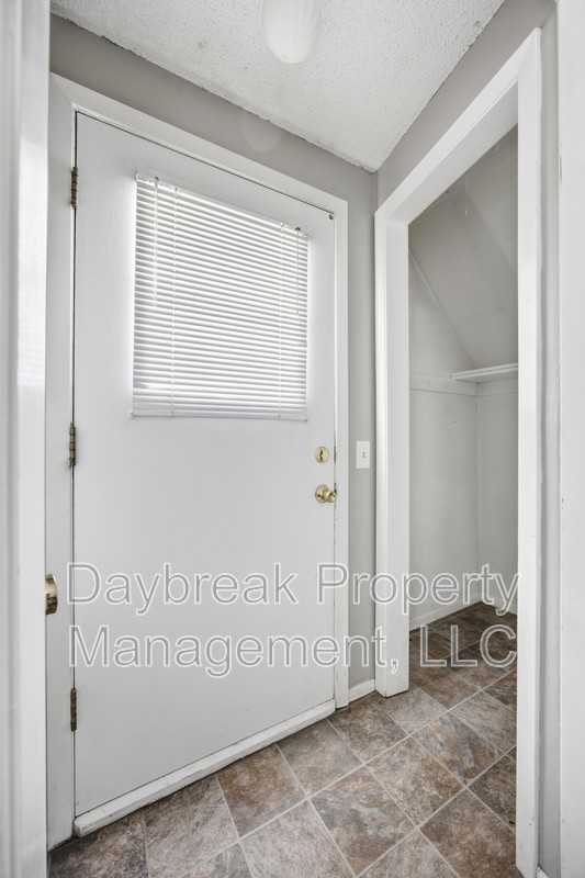 1221 5th St S - Photo 4 of 24