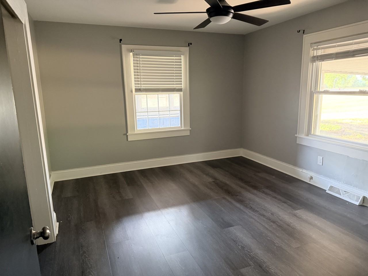 1828 Statesville Blvd - Photo 4 of 13