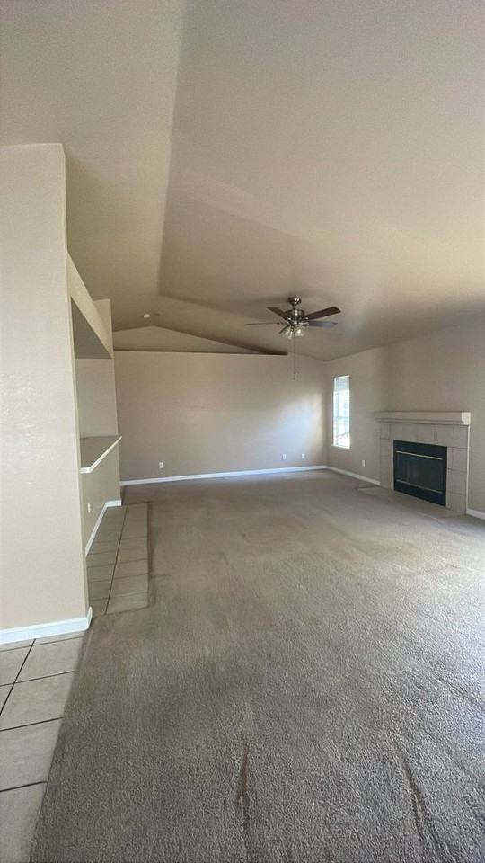 1960 Harbor Town Dr - Photo 3 of 20