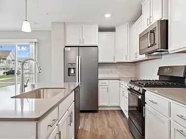11022 Zest Street Northeast #E - Photo 4 of 12