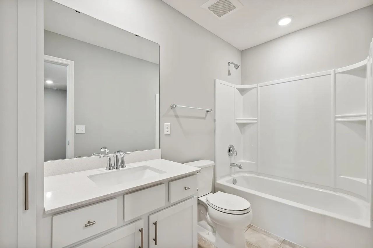 11022 Zest Street Northeast #E - Photo 5 of 12