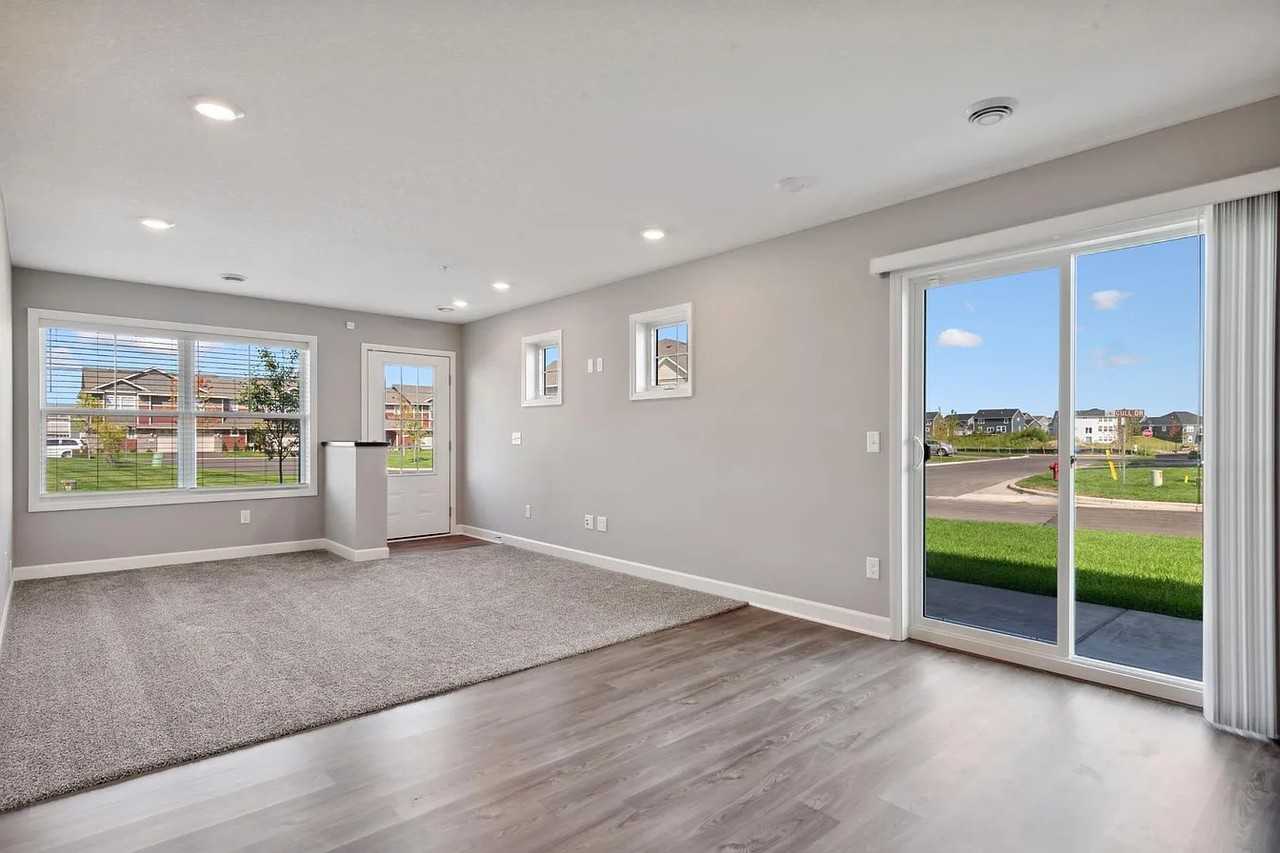 11022 Zest Street Northeast #E - Photo 6 of 12