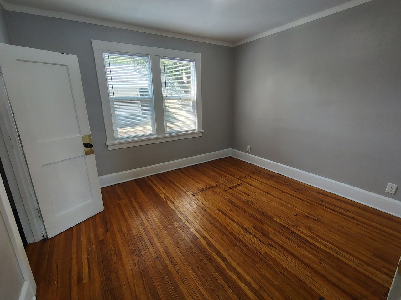 619 17th Street #2 - Photo 3 of 8