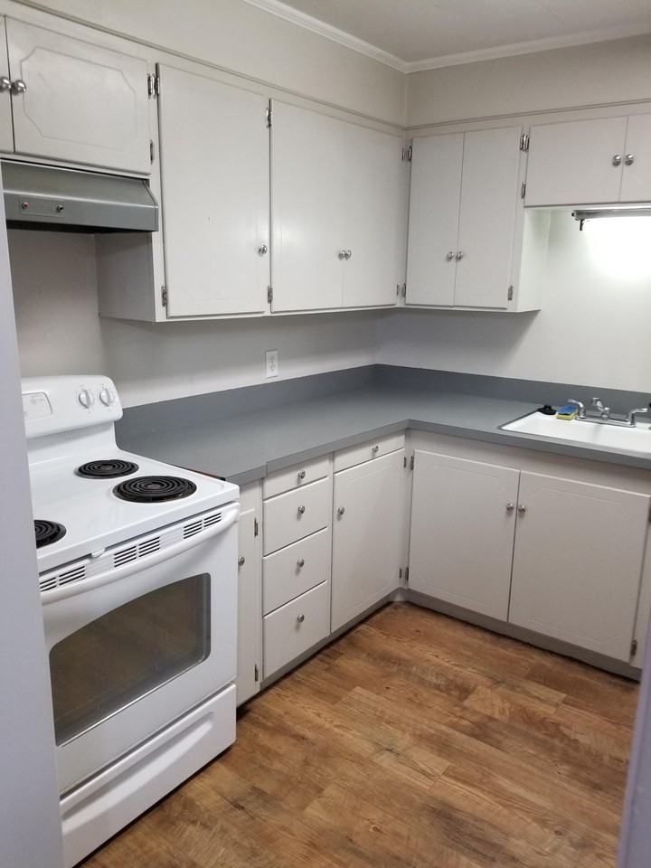 670 N Beard St - Photo 5 of 11