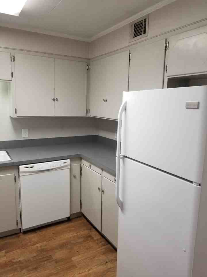 670 N Beard St - Photo 6 of 11