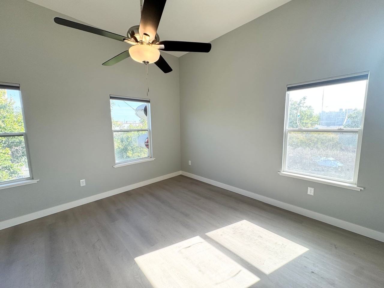 123 S K St - Photo 5 of 15