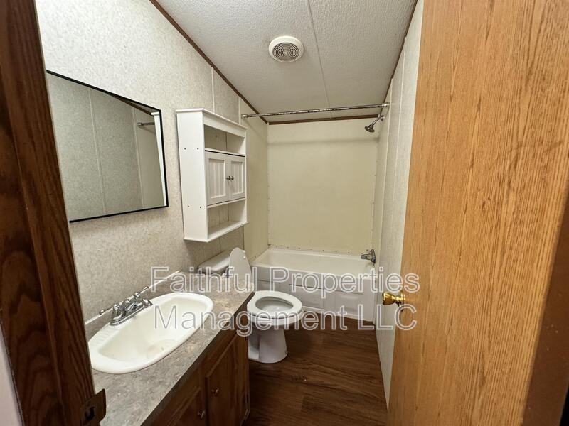 10323 Circle Dr - Photo 5 of 8