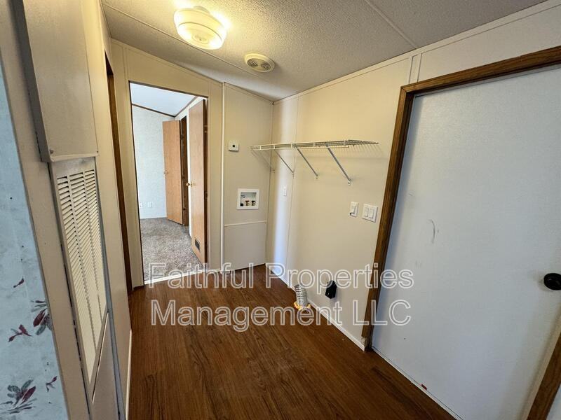 10323 Circle Dr - Photo 6 of 8