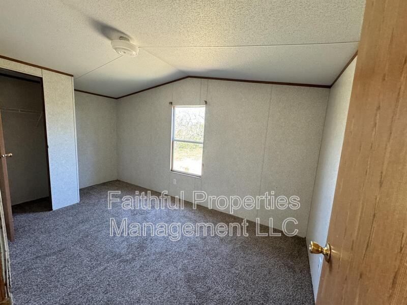 10323 Circle Dr - Photo 7 of 8