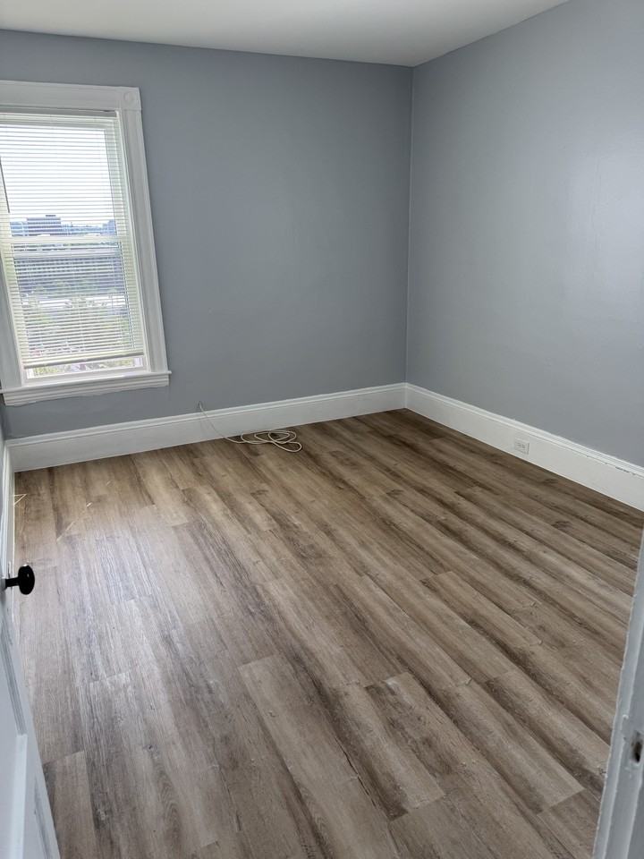 227-233 Notre Dame Ave., Manchester - Photo 5 of 10