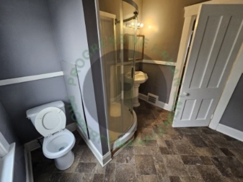 2059 W 105th St #4 - Photo 3 of 15