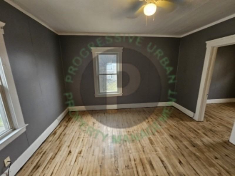 2059 W 105th St #4 - Photo 4 of 15