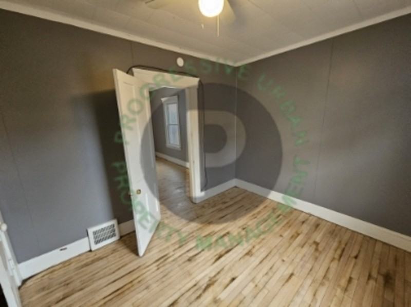 2059 W 105th St #4 - Photo 7 of 15