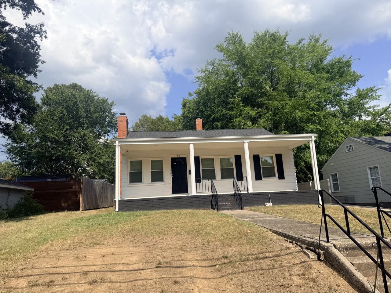 913 Poplar Street - Photo 2 of 19