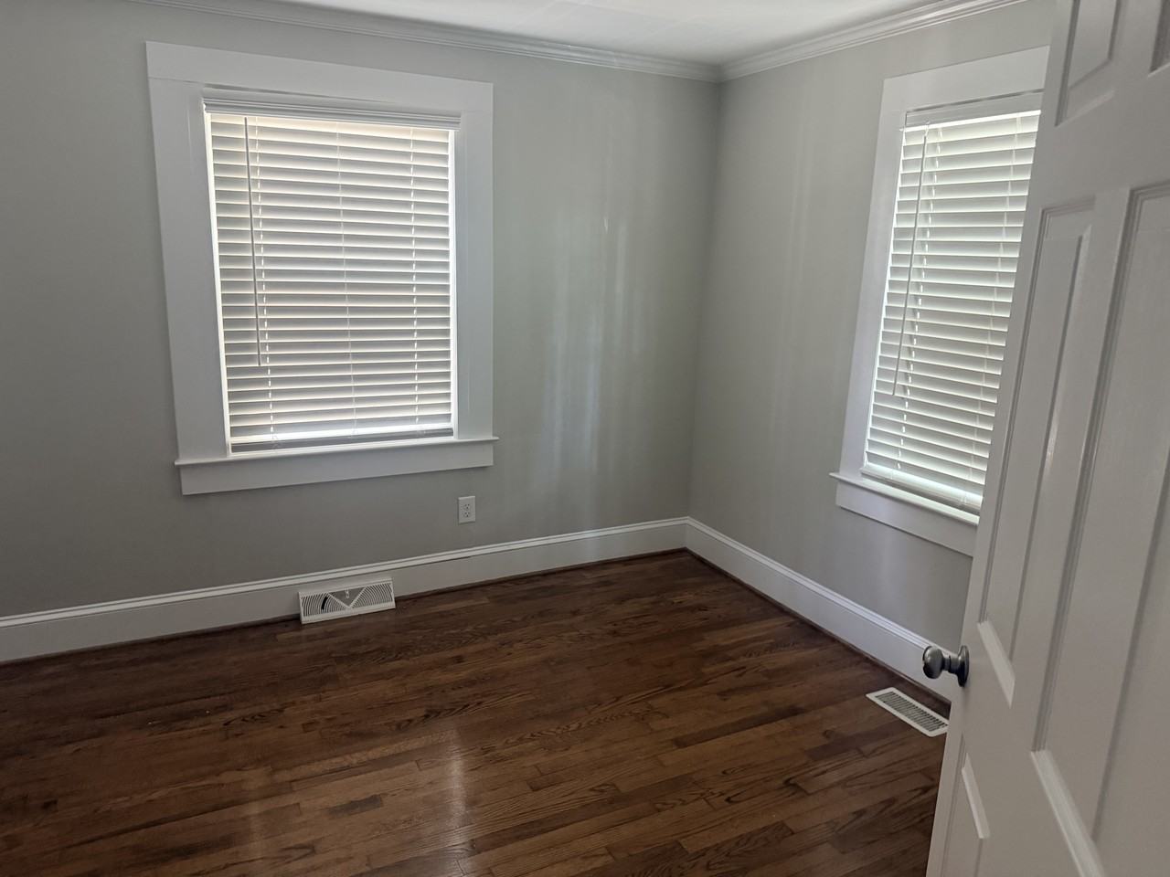 913 Poplar Street - Photo 7 of 19