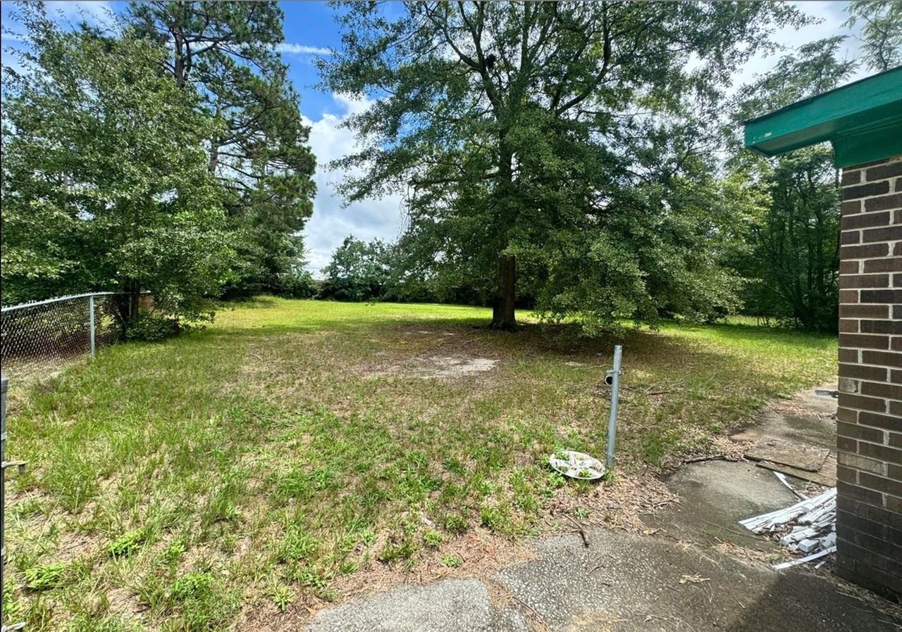 4212 Cap Chat St - Photo 2 of 4
