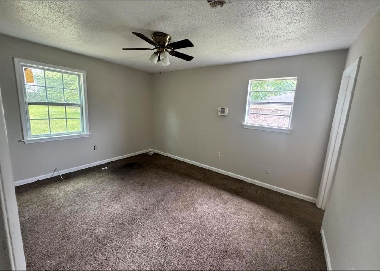 4212 Cap Chat St - Photo 3 of 4