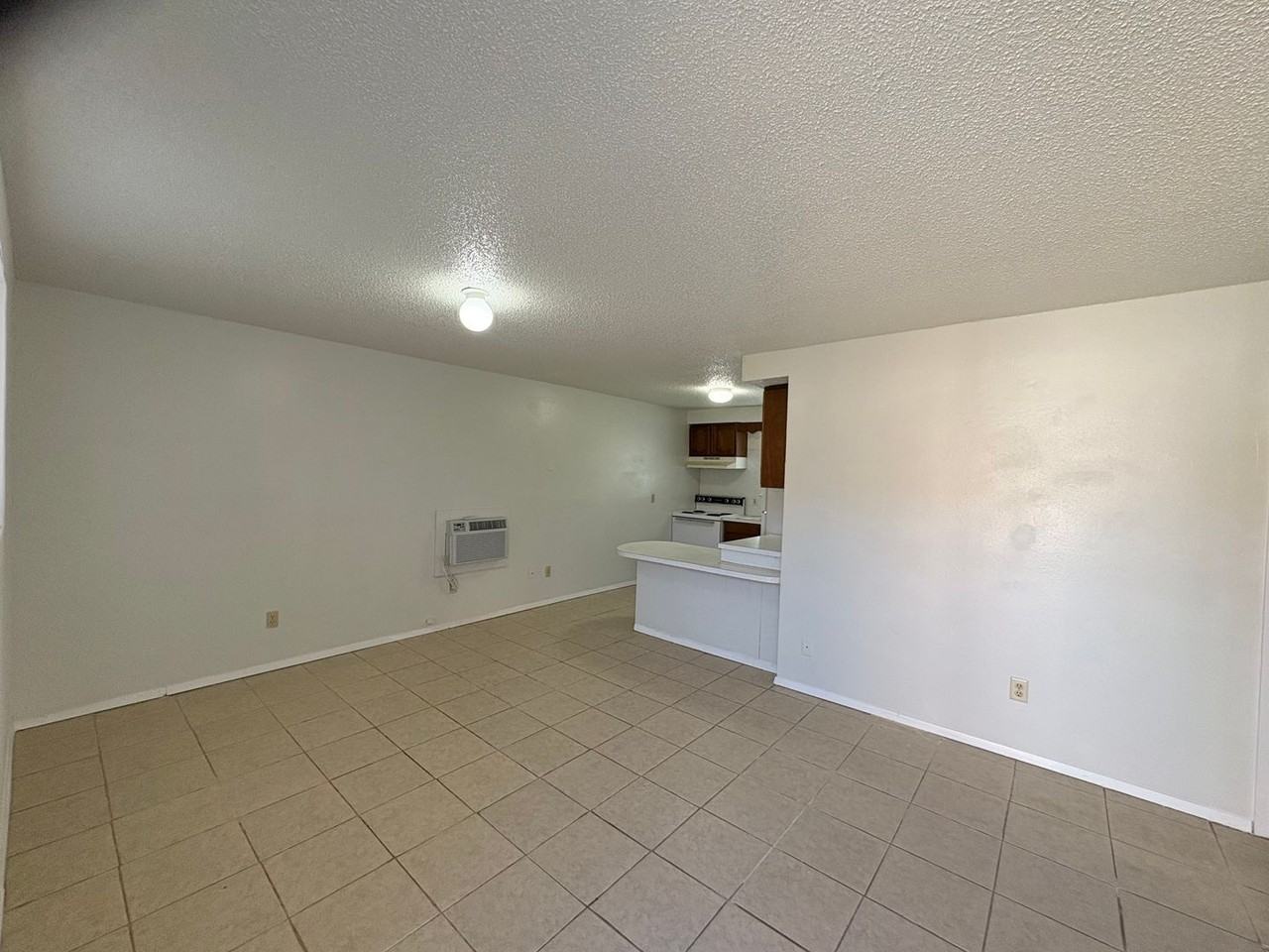122 N Avenue E - Photo 4 of 10