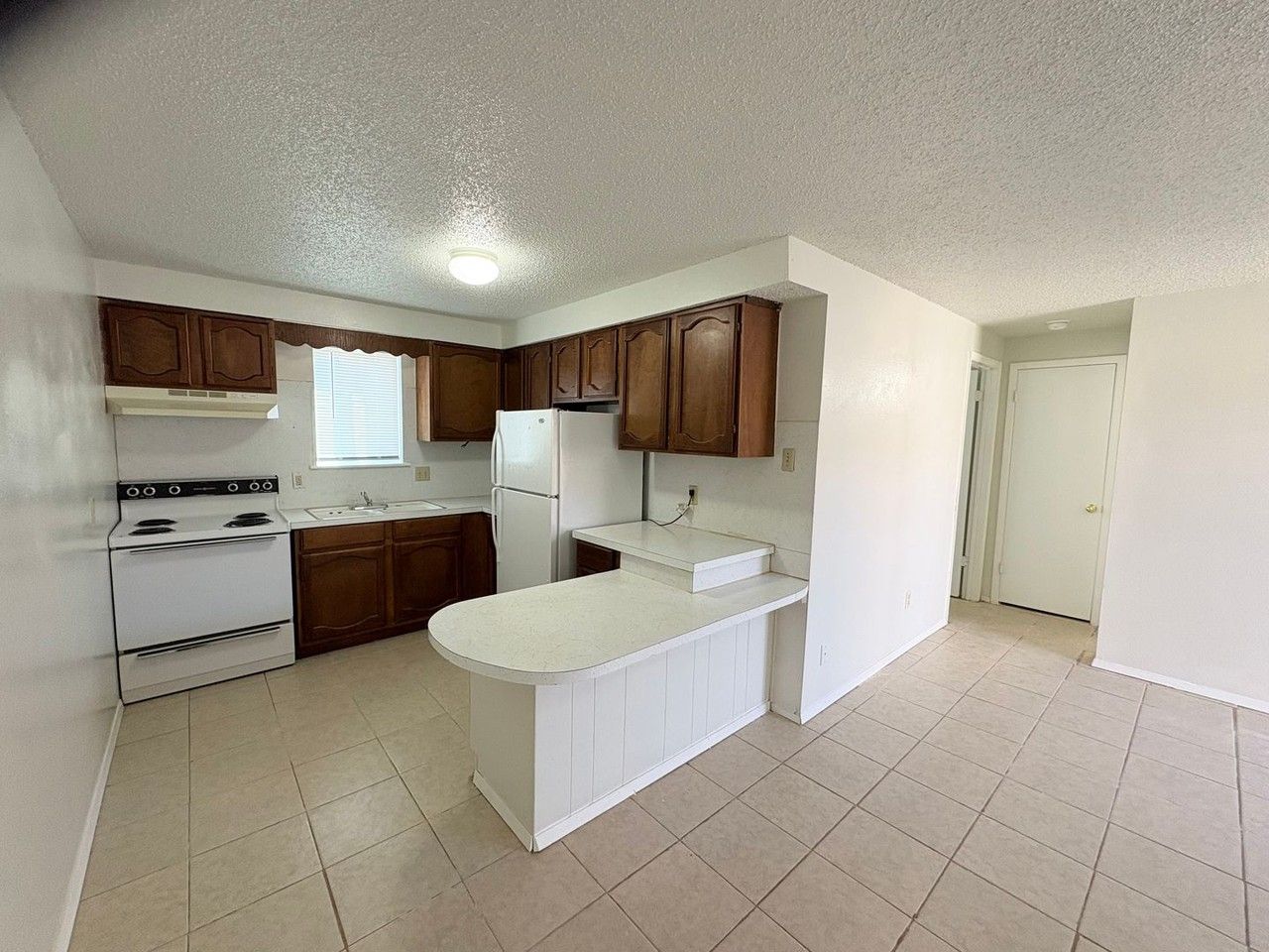 122 N Avenue E - Photo 5 of 10