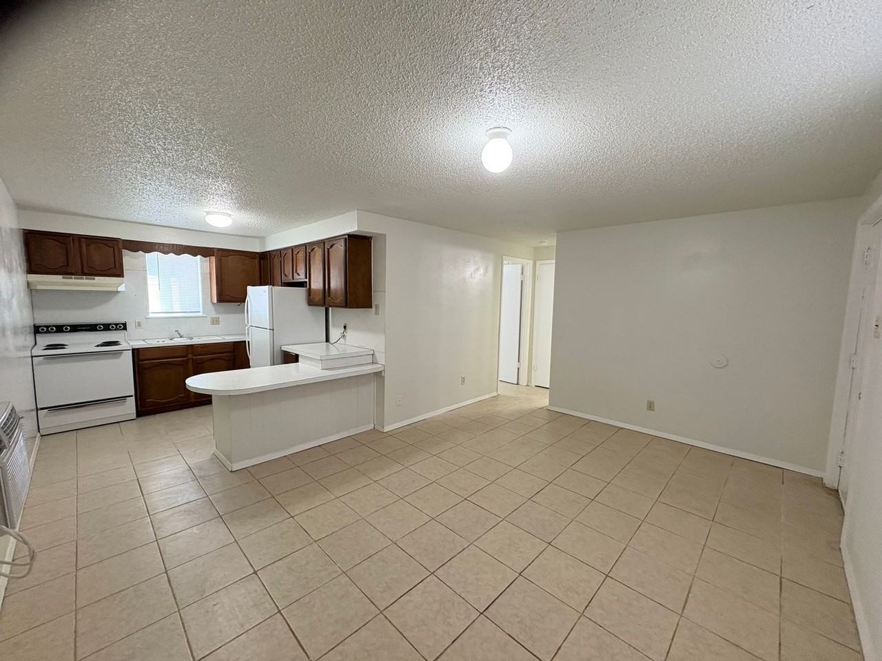 122 N Avenue E - Photo 6 of 10
