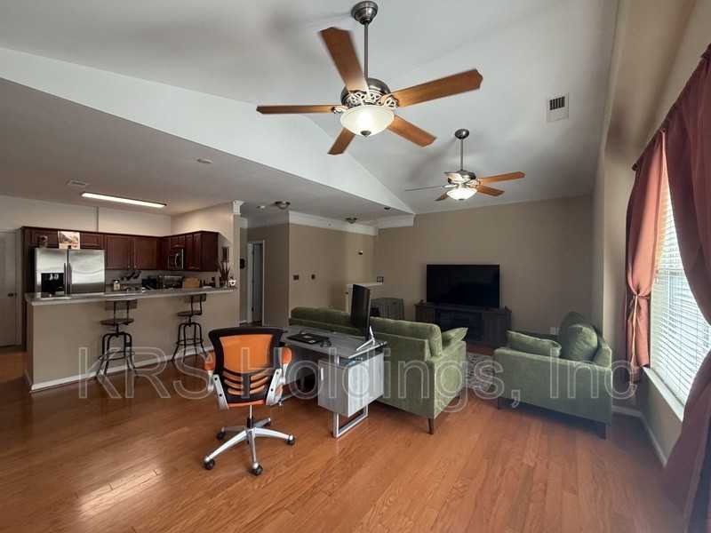 713 Windy Way #103 - Photo 3 of 16