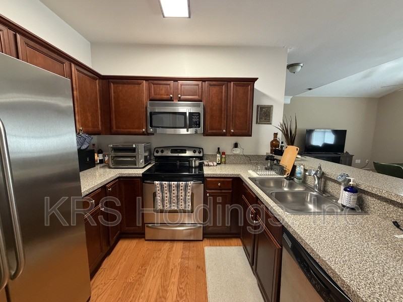713 Windy Way #103 - Photo 4 of 16