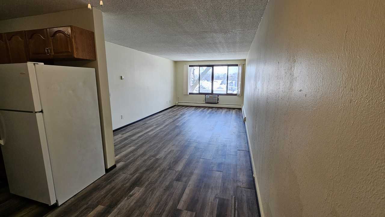 Madison Apts - Photo 2 of 31