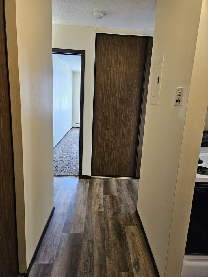 Madison Apts - Photo 3 of 31