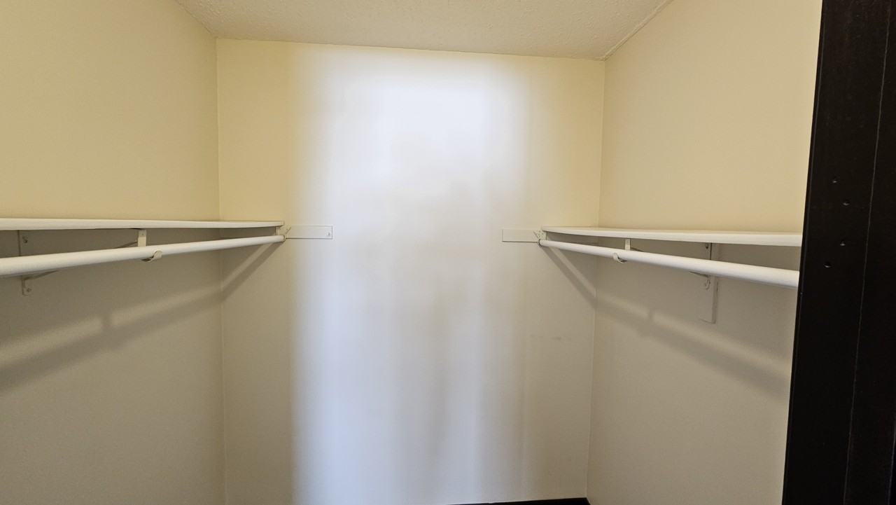 Madison Apts - Photo 4 of 31