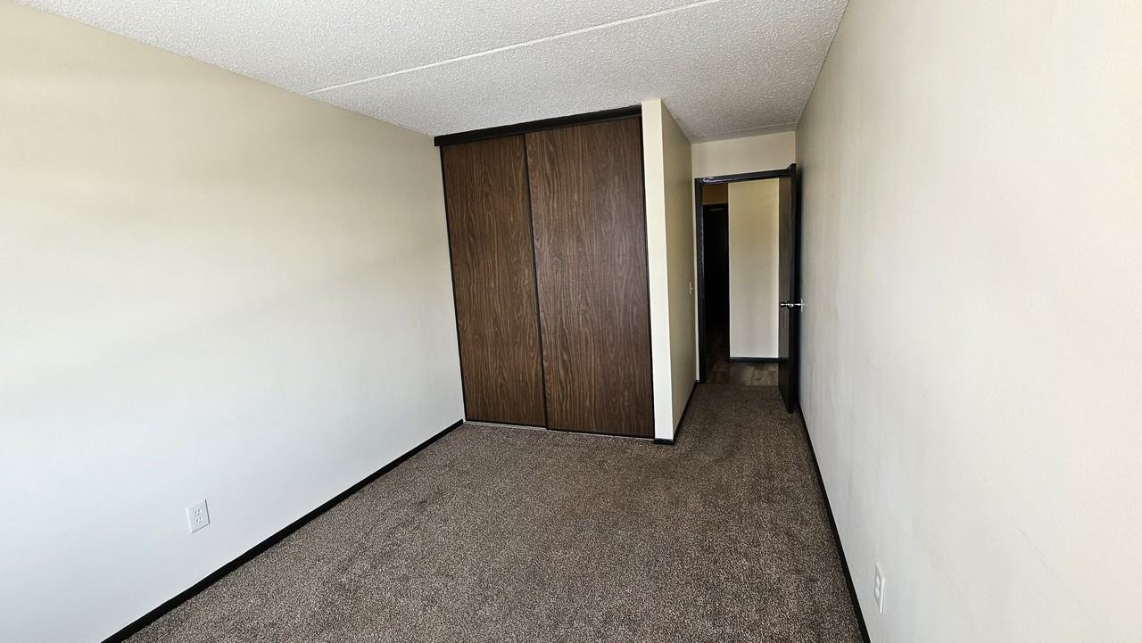 Madison Apts - Photo 6 of 31