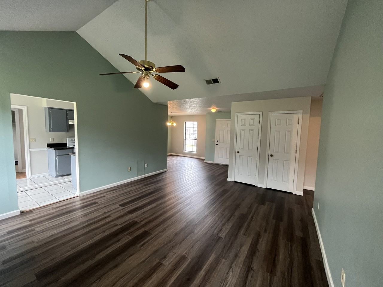 907 Primrose Lane - Photo 3 of 18