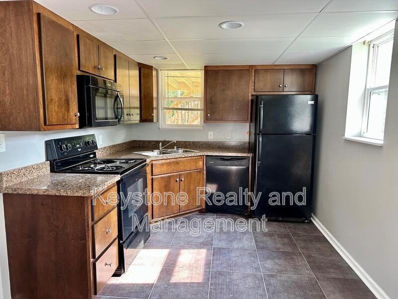 18 Edgehill Dr #B - Photo 3 of 8